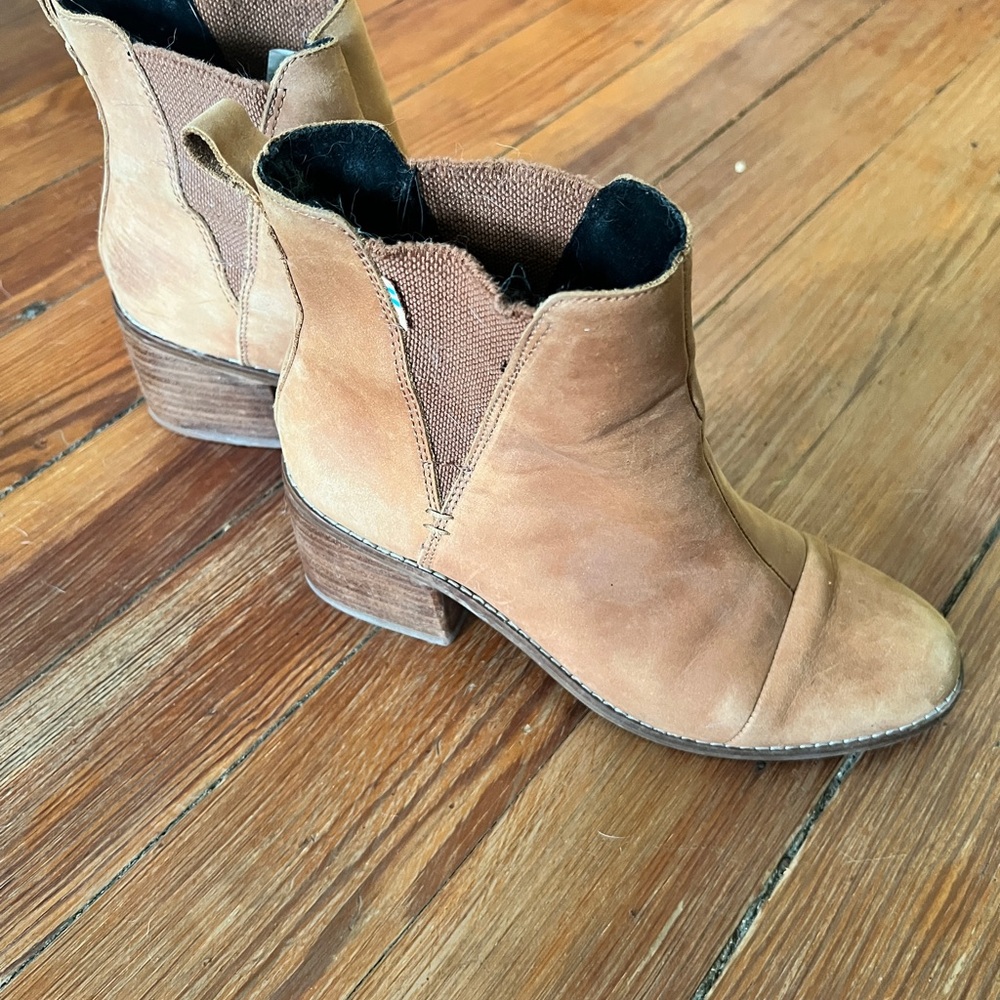 Toms Tan Ankle Boots with Western-Inspired Design